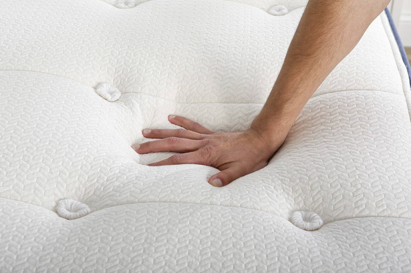 plush-quilted-organic-mattress.jpg Close-up of Pure Eco plush organic kids mattress with quilted top