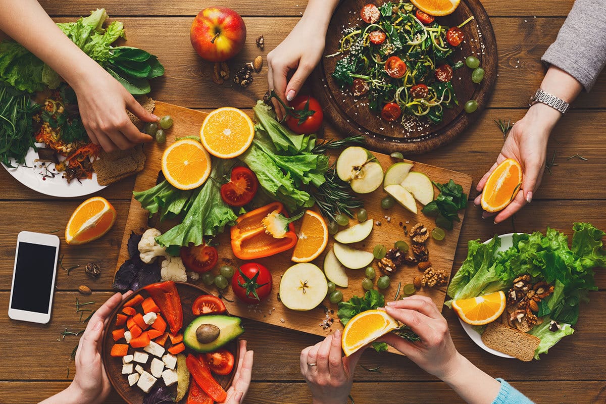 Choosing Healthy Foods When You’re Entertaining This Season