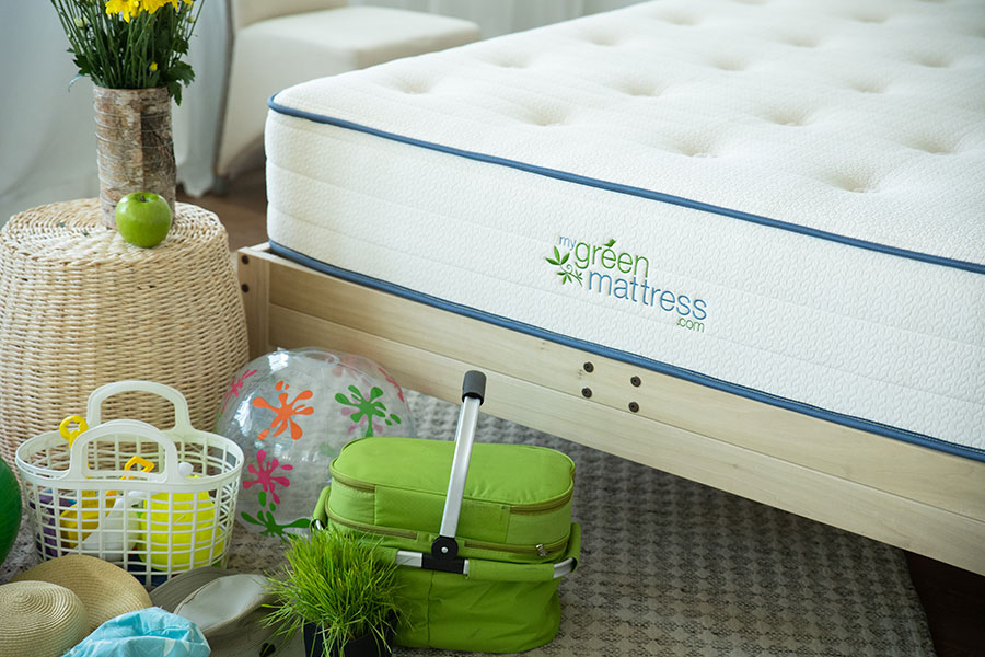 Tips for a Fun, Eco-Friendly Picnic, Plus 6 Easy Picnic Recipes